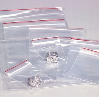 Bustine Grip in plastica trasparente da 50 micron con chiusura grip misura cm 10 x 15. Confezioni da 100 bustine.